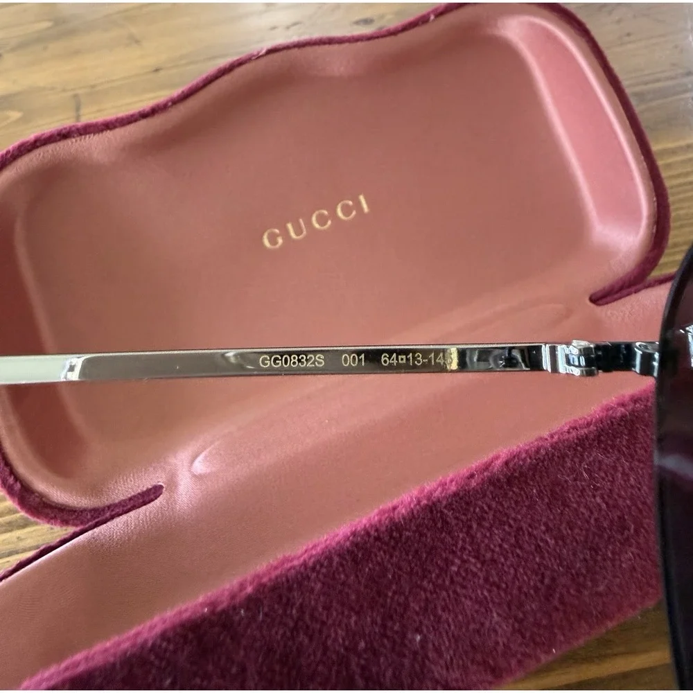 Gucci GG0832S-001 Men's Silver & Black Frame Dark Tinted Aviator Sunglasses Case